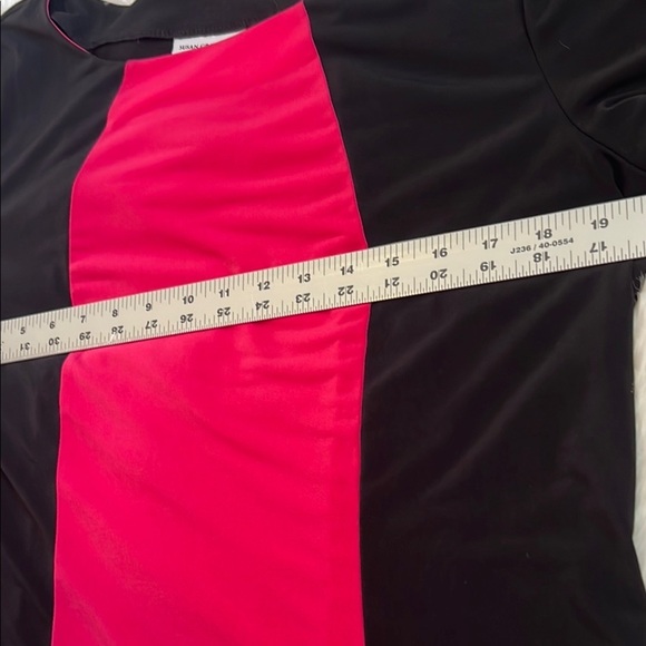 Susan Graver Blouse Black w Pink Size Medium - Picture 4 of 5